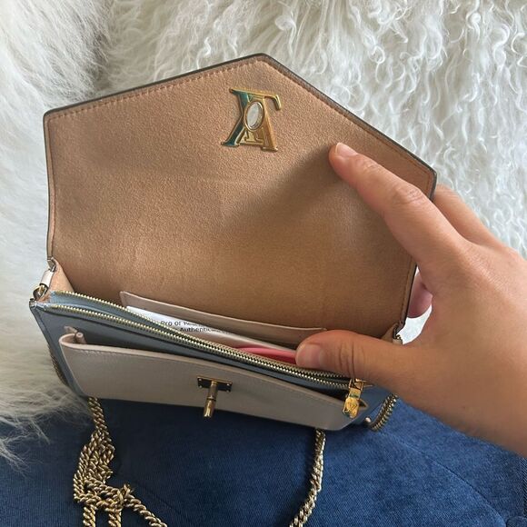 Louis Vuitton
Mylockme Chain Pochette - Picture 5 of 7